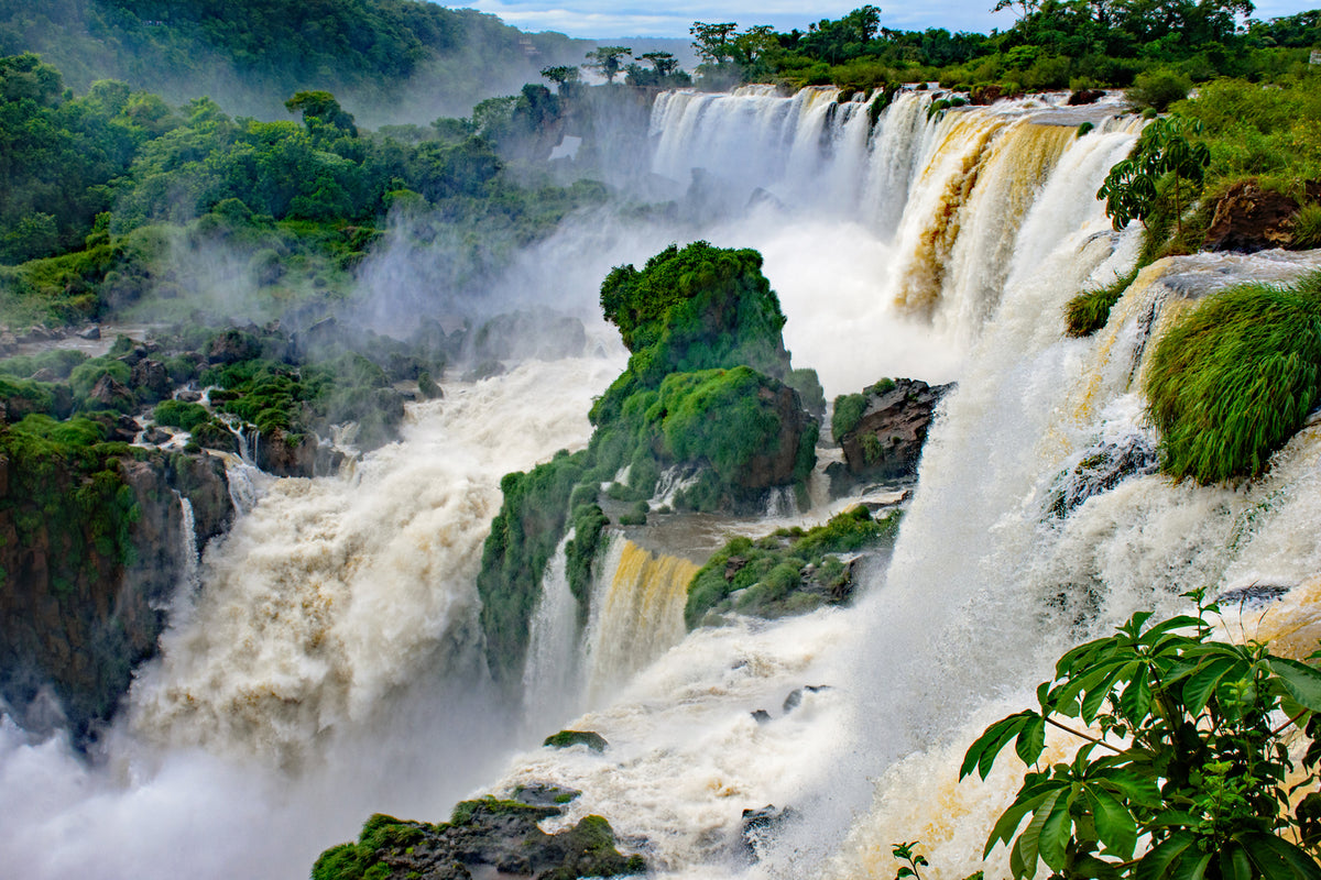 Iguazu Falls — Majestic Waterfalls of Argentina and Brazil