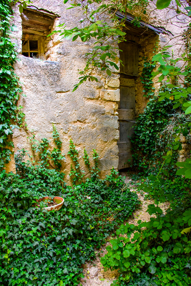 Simaine La Rotonde, Hilltop Village in Provence, France